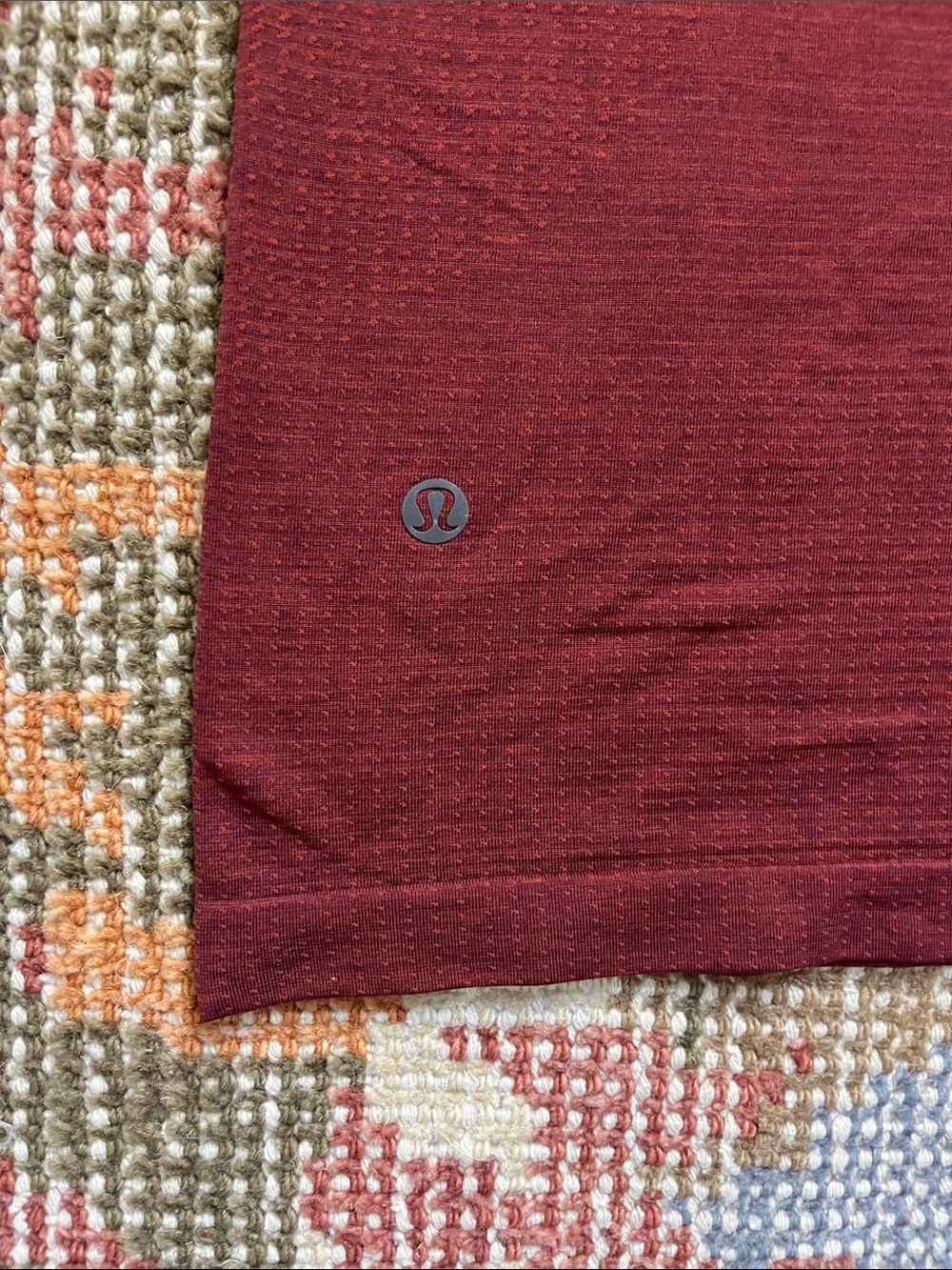 Lululemon Metal Vent Tech Short Sleeve Shirt Men’s Large Burgundy Red EUC - Picture 11 of 11